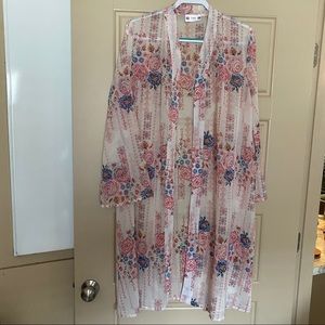 Kimono, white floral, long, like new, xl